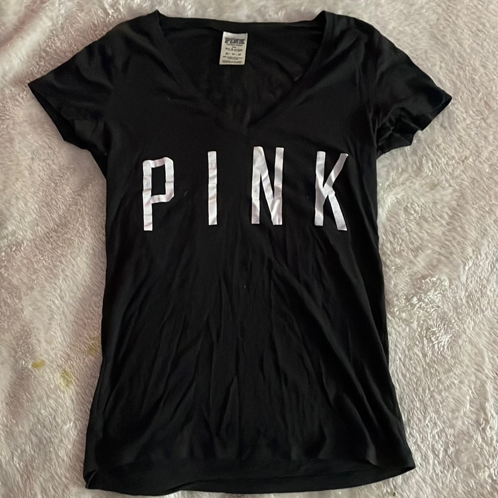 black victoria secret/pink v neck
